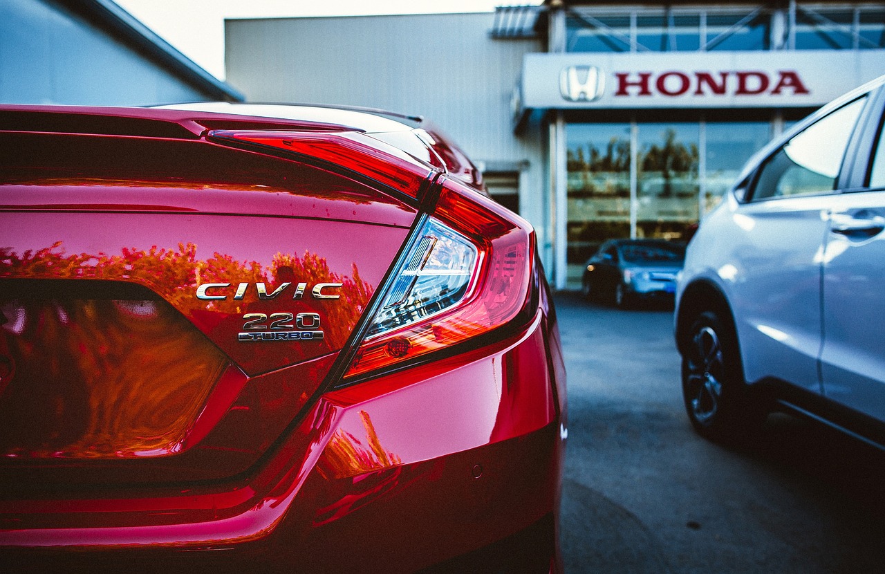 Honda - red-2597961_1280